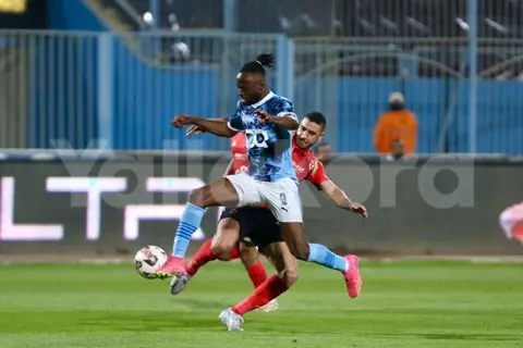 "بيراميدز سيمدد عقده".. تقرير: كايزر تشيفز يتراجع عن التعاقد مع ماييلي